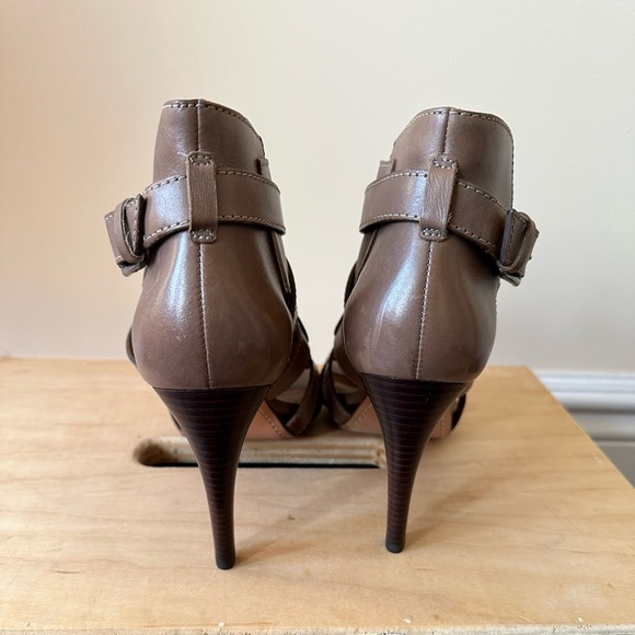 Michael Kors high heels. Women’s size 9.5. - Picture 4 of 10